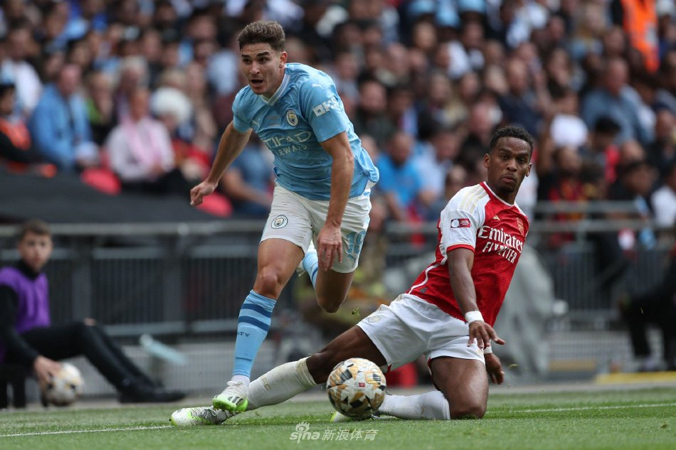 李亚杰的情 李亚杰的情